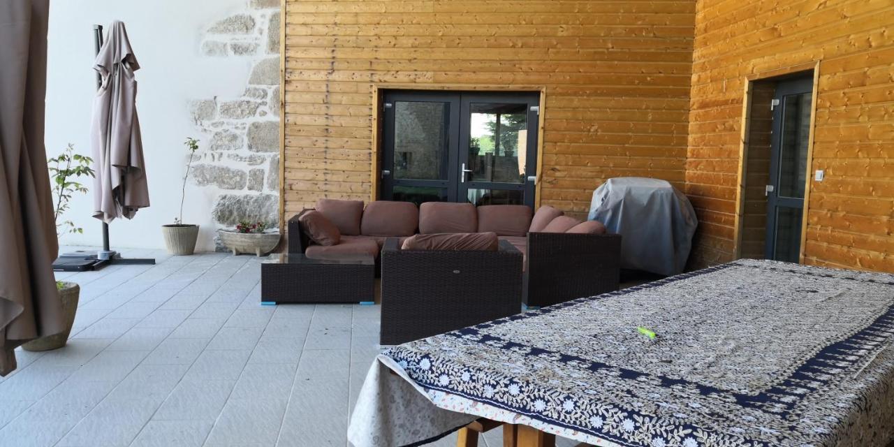 Les Chambres D'Hotes De La Frissonnette Auzelles Exterior foto