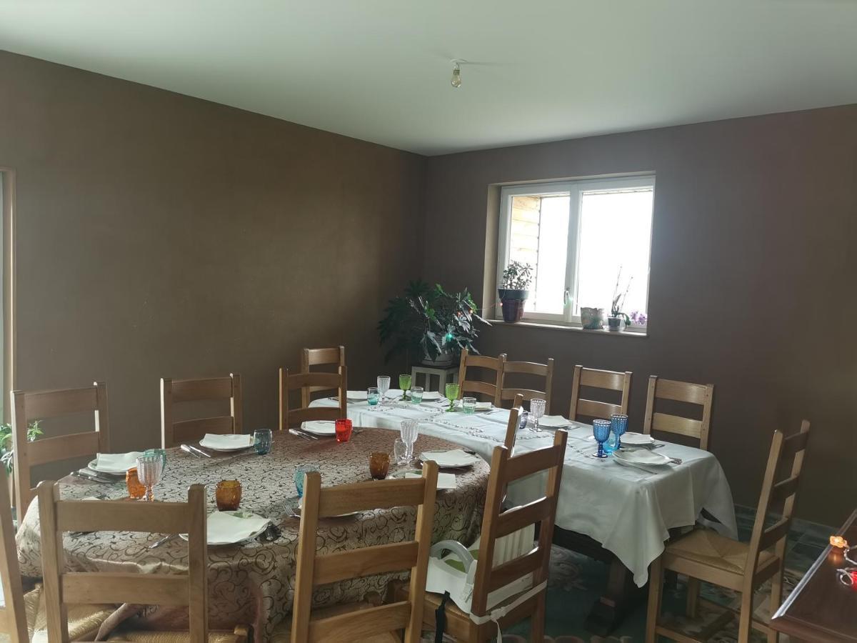 Les Chambres D'Hotes De La Frissonnette Auzelles Exterior foto