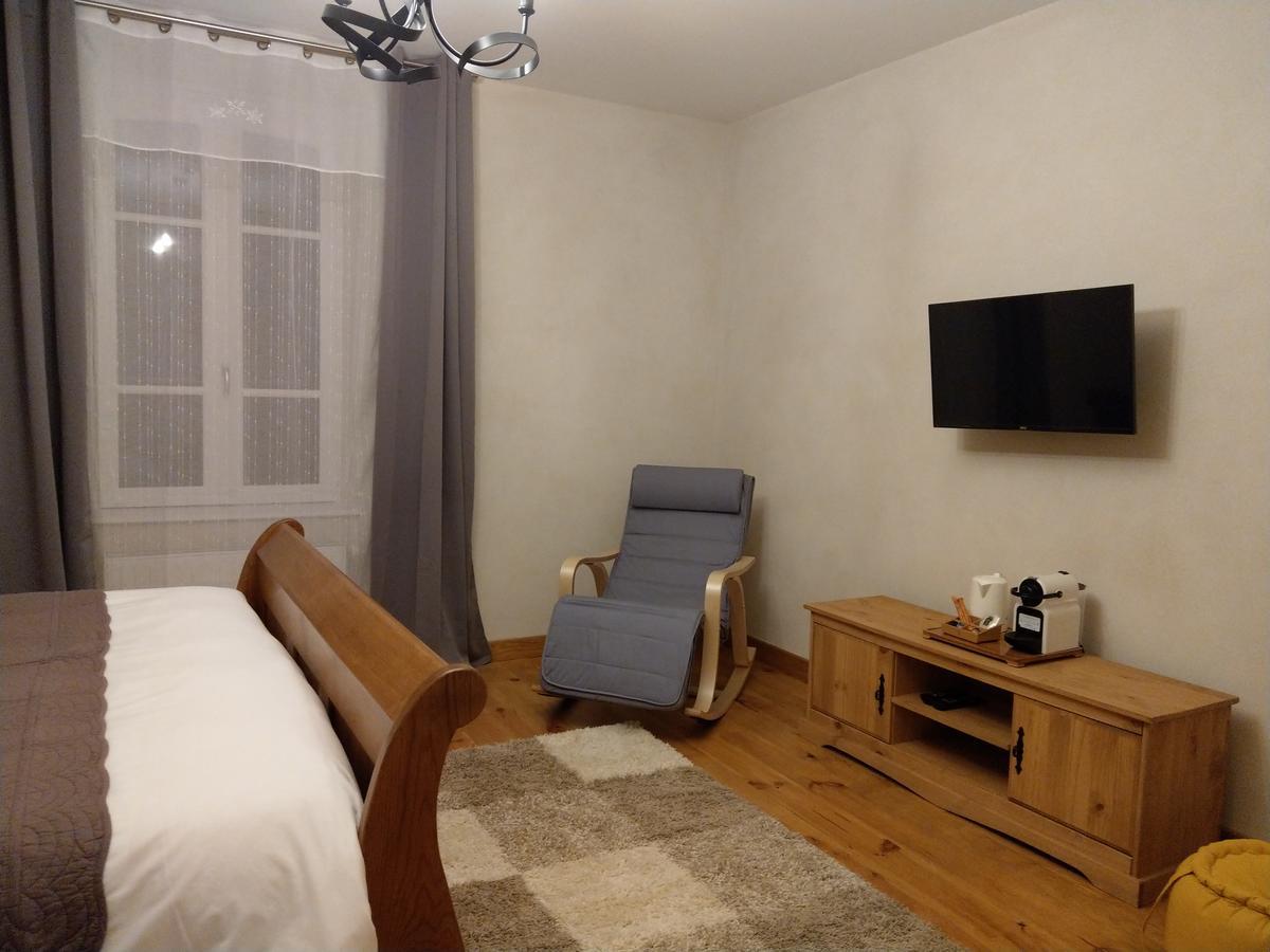 Les Chambres D'Hotes De La Frissonnette Auzelles Exterior foto
