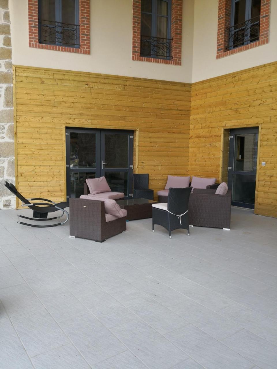 Les Chambres D'Hotes De La Frissonnette Auzelles Exterior foto